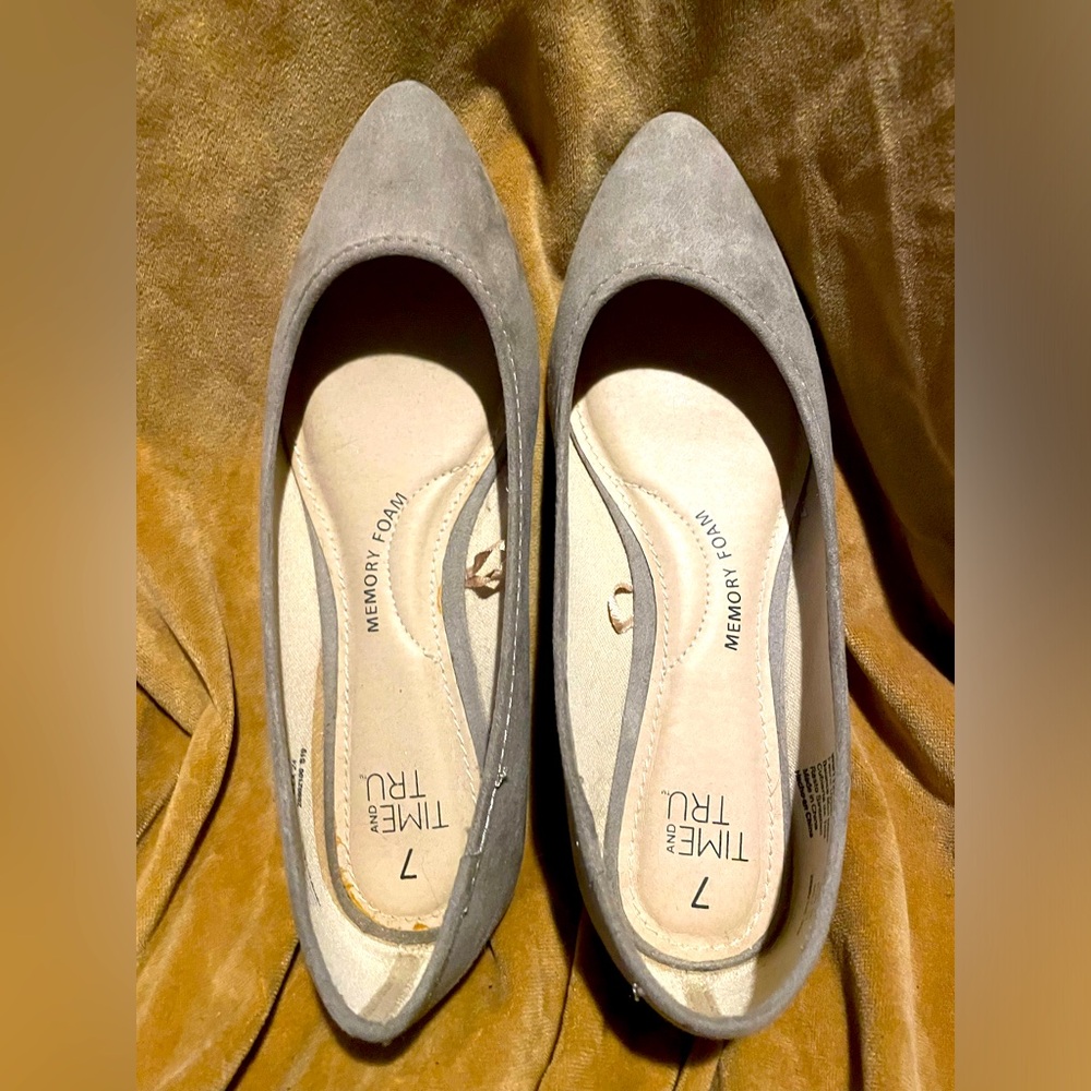 Time & Tru, Gray, Size 7.